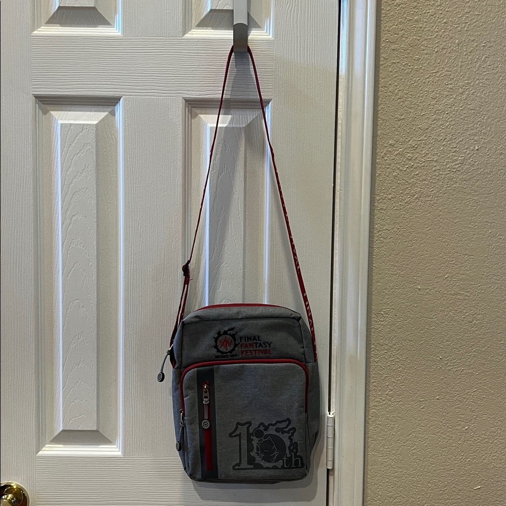 Final Fantasy XIV Fan Festival 2023-24 Crossbody Bag - Picture 2 of 12